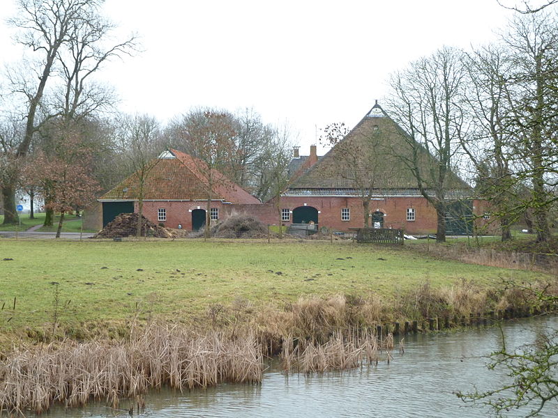 Decoratieve afbeelding van Enne Jans Heerd in Maarhuizen van de achterzijde gefotografeerd