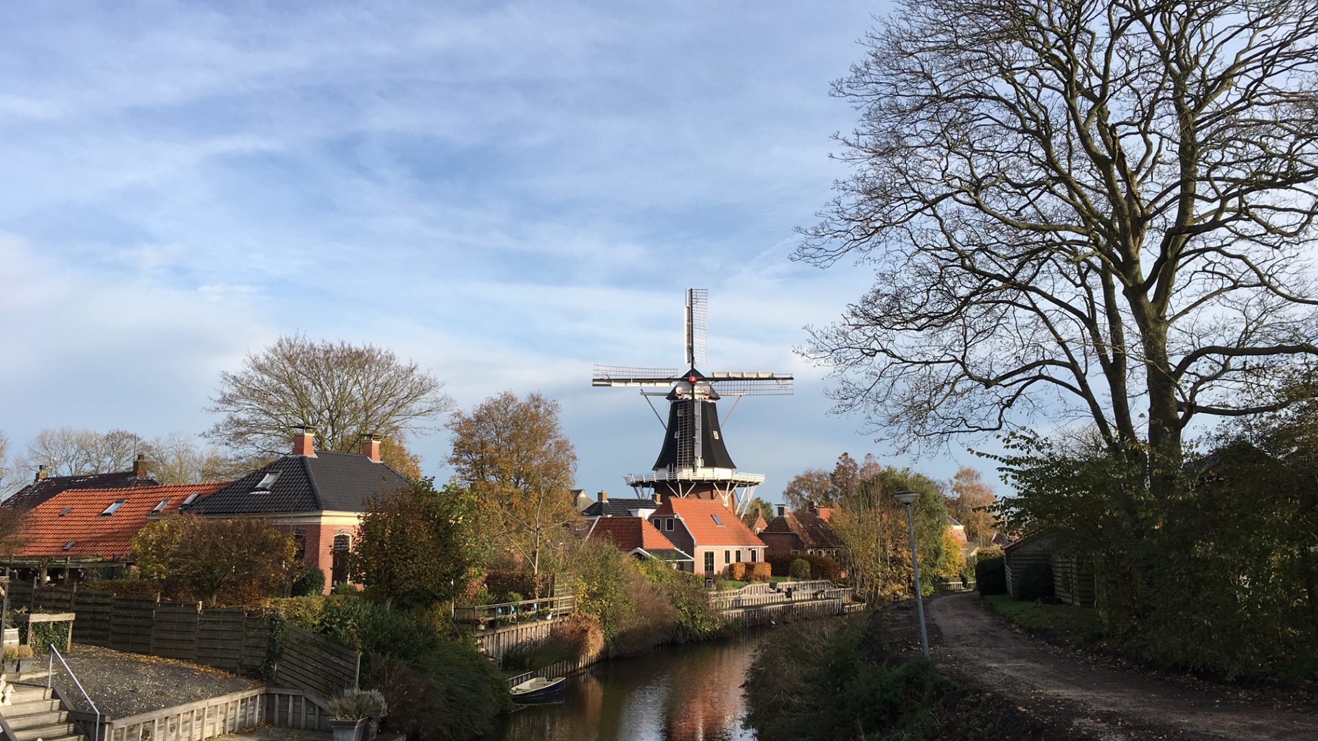 Afbeelding van Mensingeweer, gefotografeerd achter het dorpshuis.