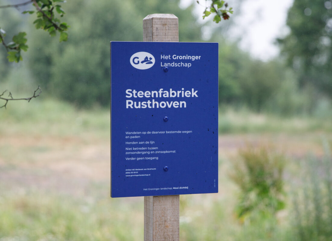 Bordje wandelroute bij Steenfabriek Rusthoven