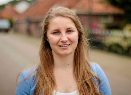 Portretfoto van Eline Janssen