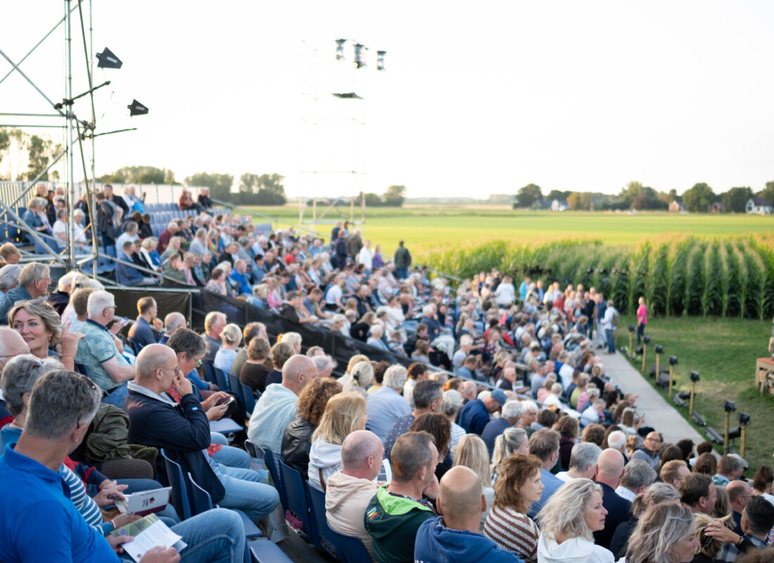 Op de tribune bij Zümmerbuhne